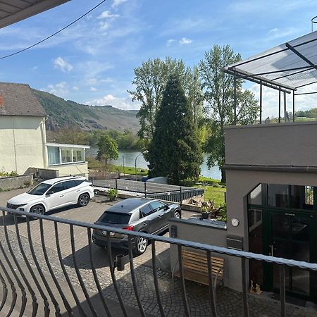Weingut / Gaestehaus Gerlach Ürzig Dış mekan fotoğraf